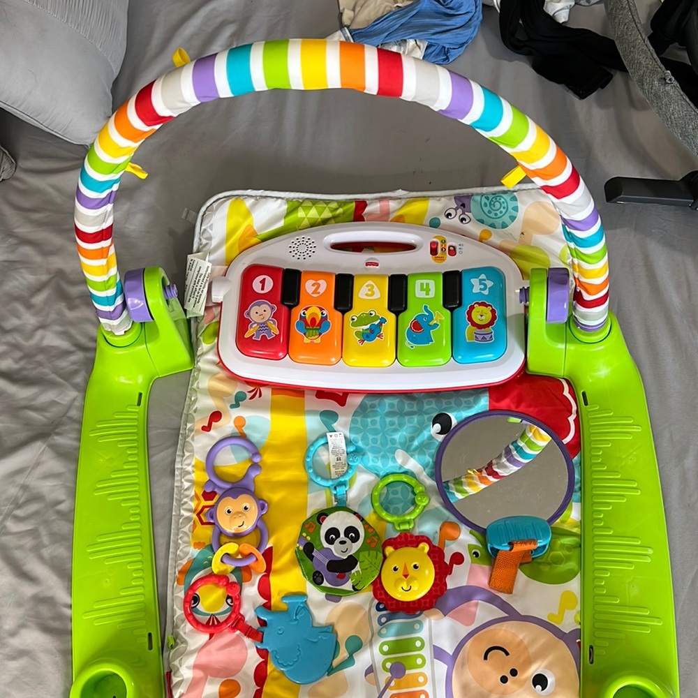 Fisher-Price Deluxe Kick & Play Piano Gym